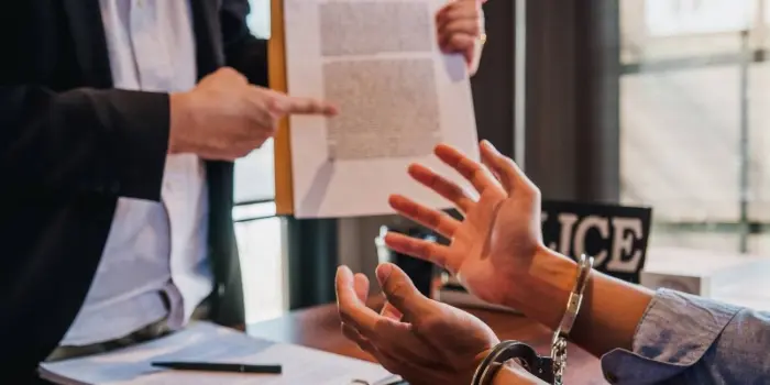 بهترین وکیل کیفری مشهد: معرفی 10 وکیل کارکشته کیفری